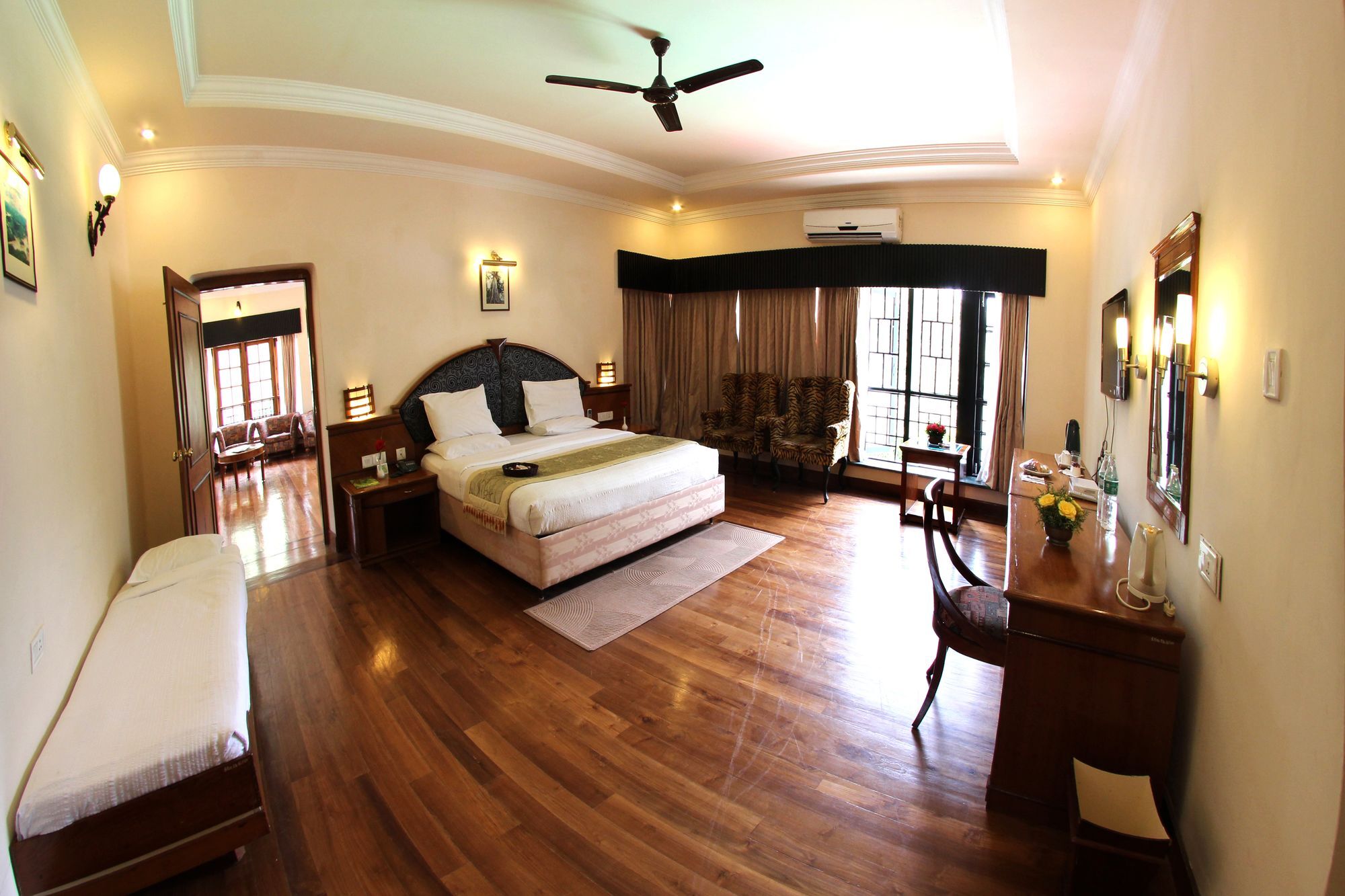 Ktdc Aranya Nivas Thekkady Hotell Kumily Exteriör bild