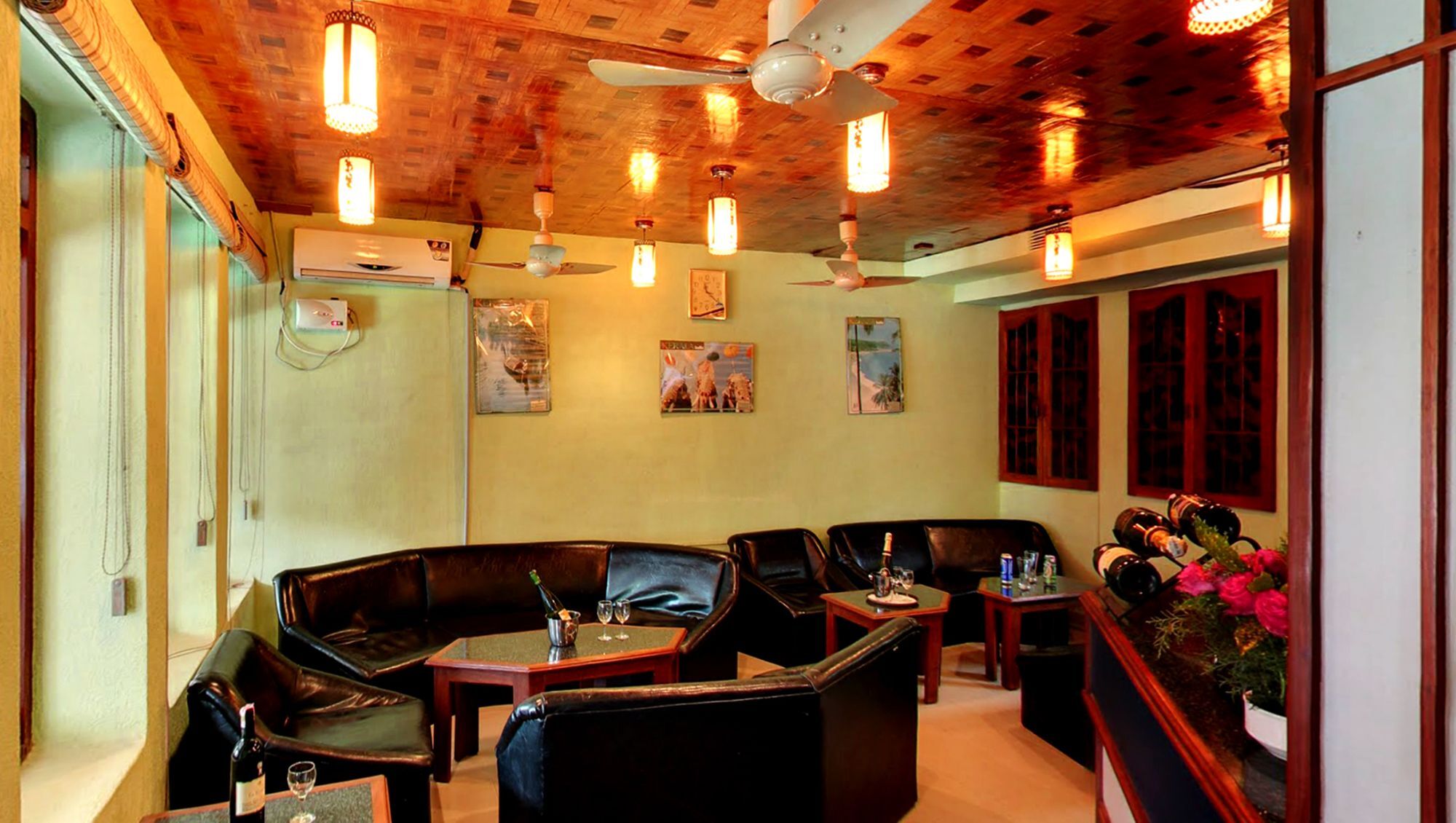 Ktdc Aranya Nivas Thekkady Hotell Kumily Exteriör bild
